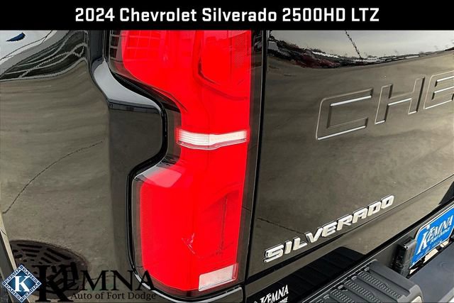 Used 2024 Chevrolet Silverado 2500 LTZ w/ LTZ Premium Package image 29