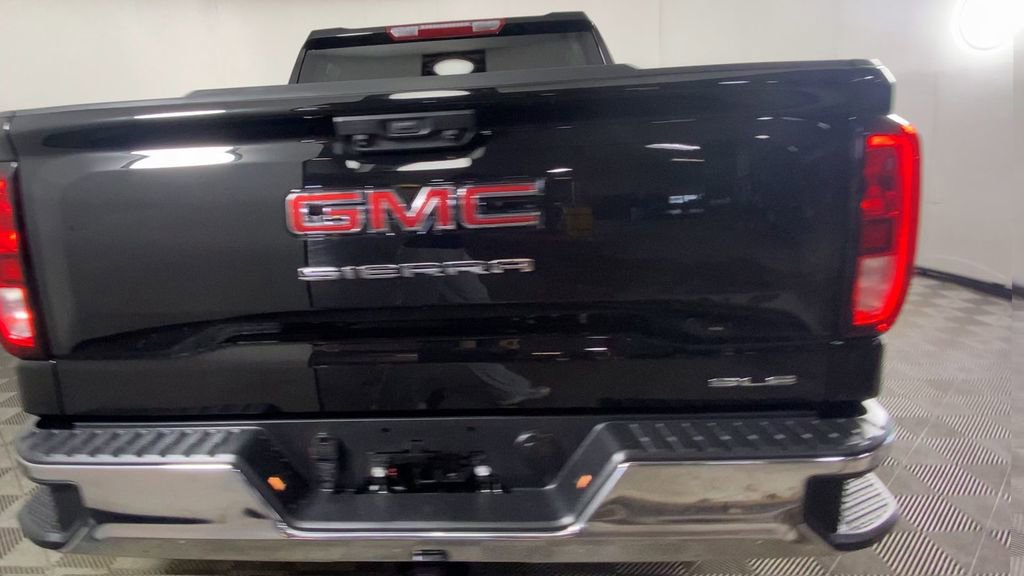 New 2026 GMC Sierra 1500 SLE image 9