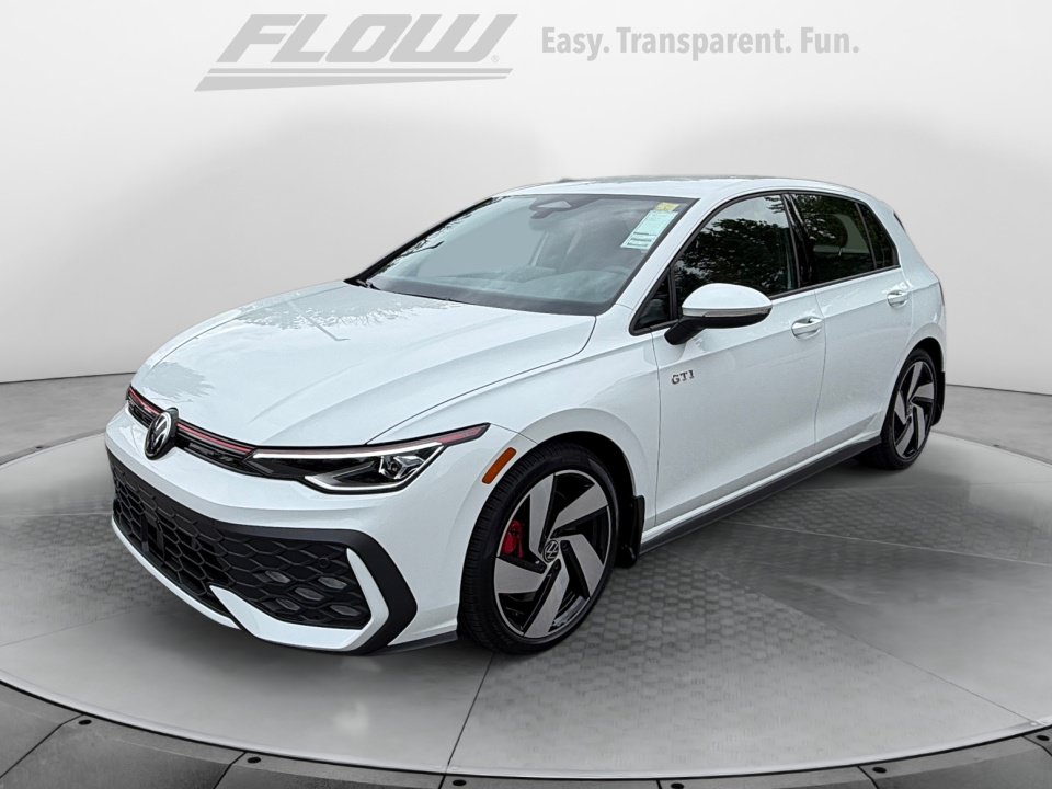 New 2026 Volkswagen Golf SE FWD image 3