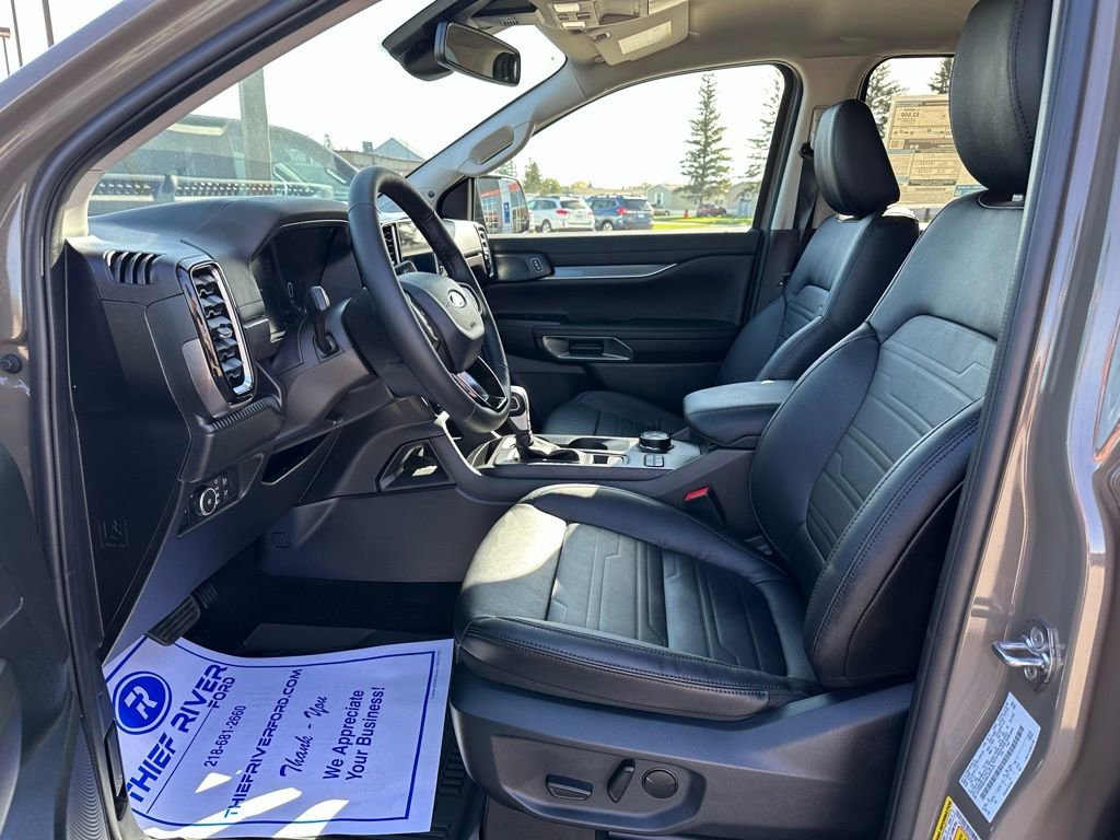 New 2025 Ford Ranger Lariat w/ Black Appearance Package image 9