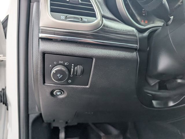 Used 2019 Jeep Grand Cherokee Limited AWD/4WD image 11