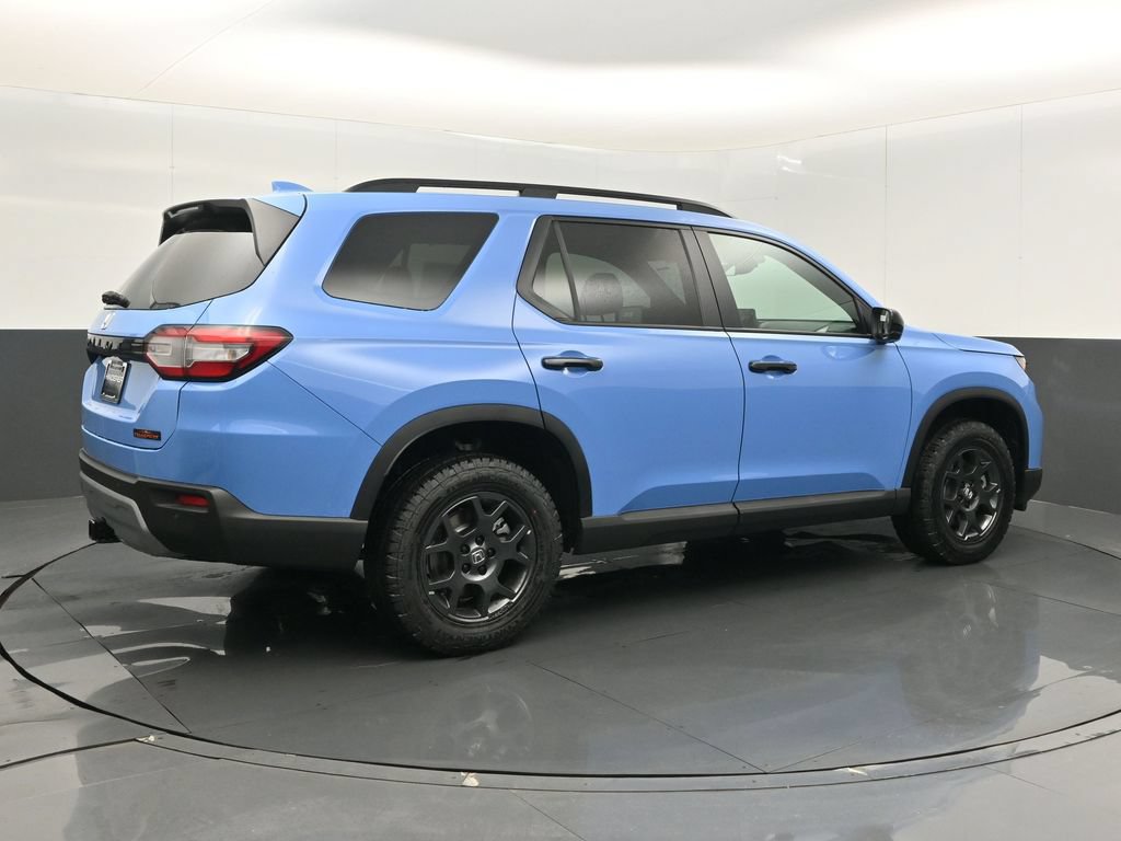 New 2025 Honda Pilot TrailSport image 8