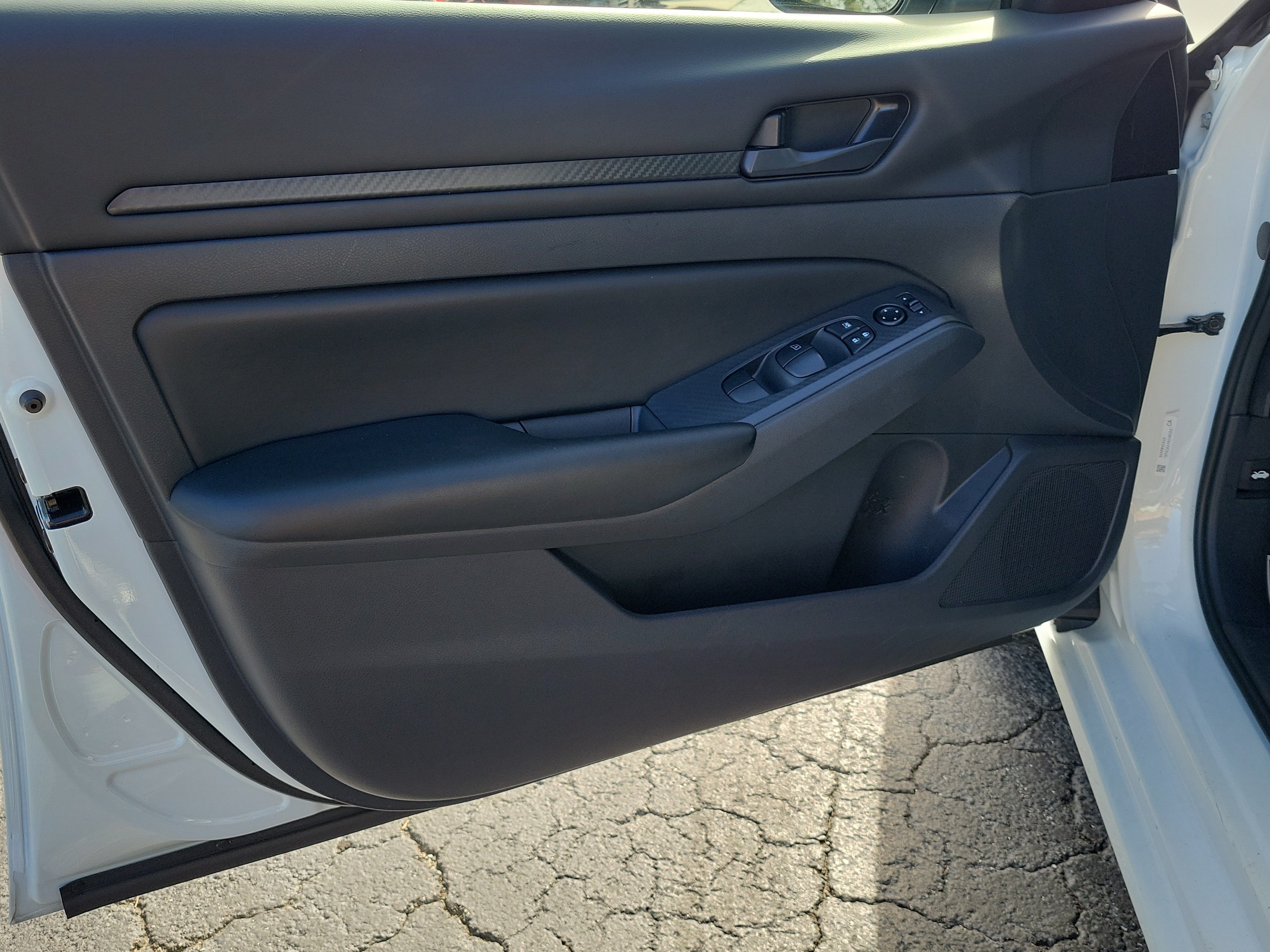 Certified 2025 Nissan Altima 2.5 S FWD image 16
