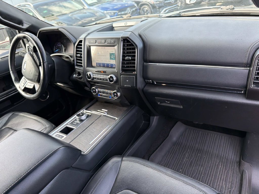Used 2018 Ford Expedition Limited w/ Equipment Group 302A RWD image 13