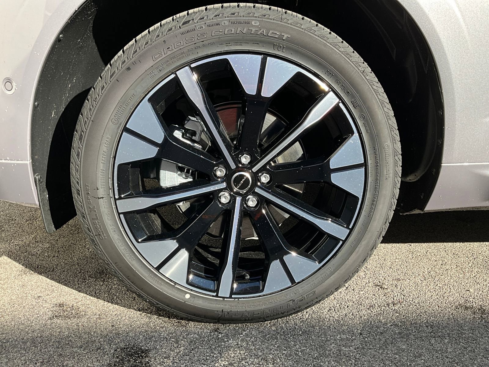 New 2026 Volvo XC60 B5 Plus w/ Climate Package image 34