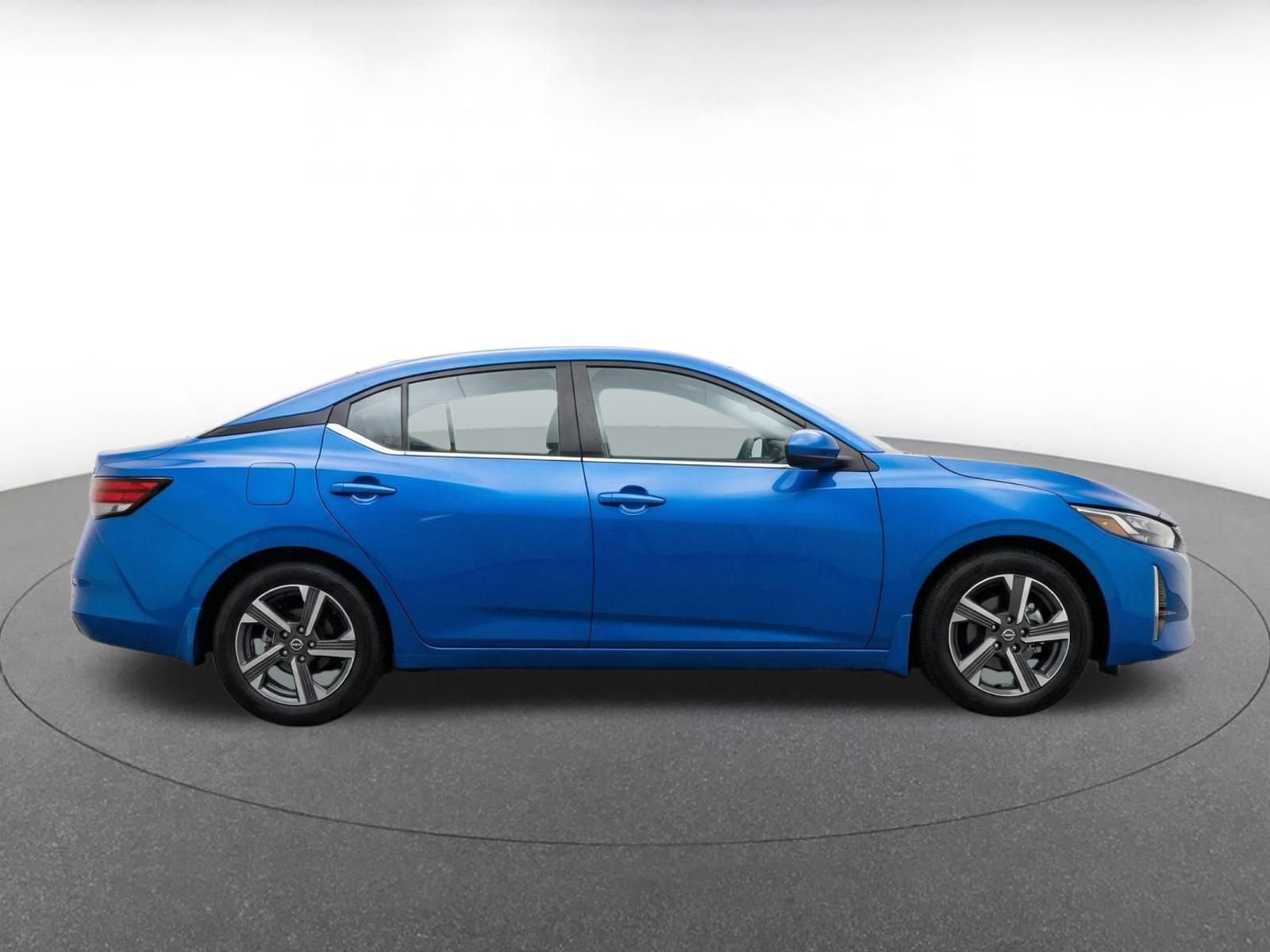 Used 2025 Nissan Sentra SV FWD image 13