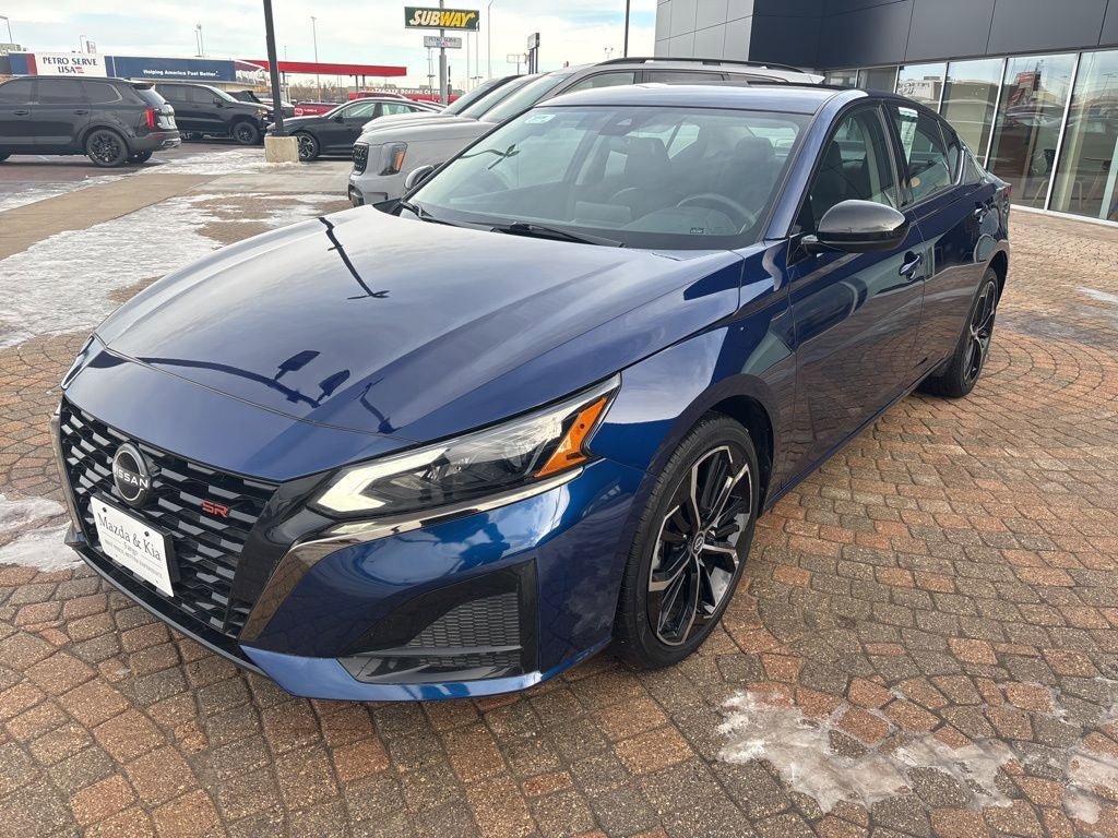 Used 2024 Nissan Altima 2.5 SR AWD/4WD image 1
