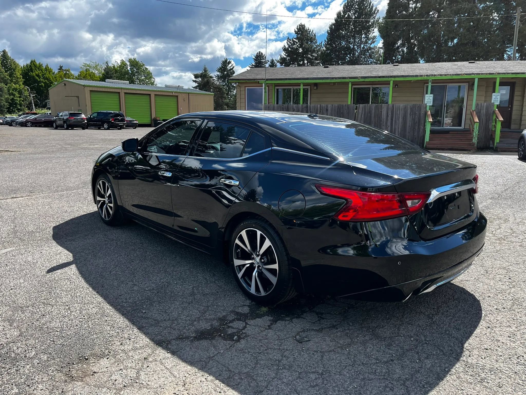 Used 2017 Nissan Maxima Platinum w/ Interior Lighting Package FWD image 5
