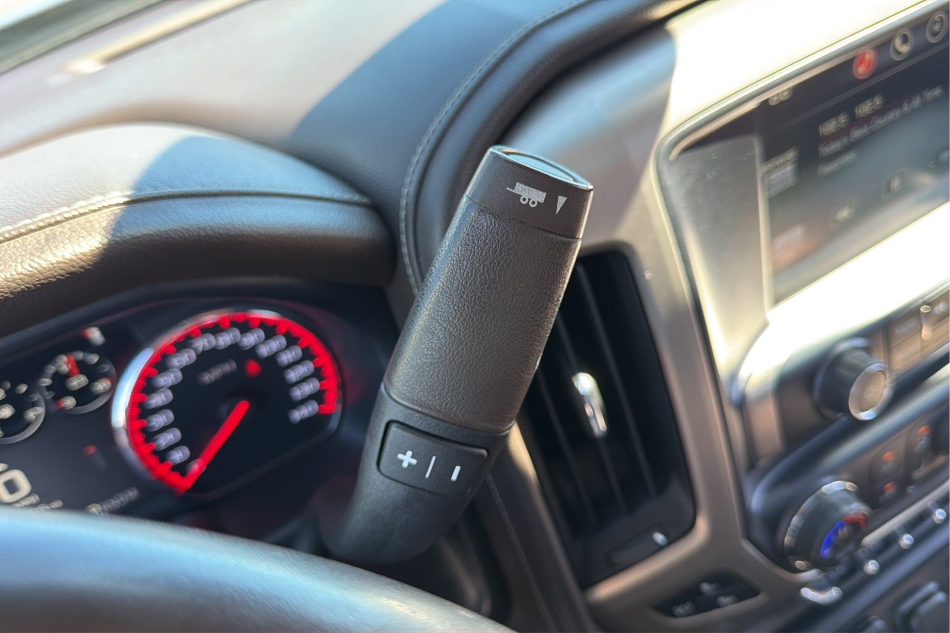 Used 2015 GMC Sierra 1500 Denali AWD/4WD image 23