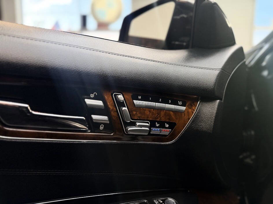 Used 2012 Mercedes-Benz CL 550 4MATIC w/ Sport Pkg Plus One image 6