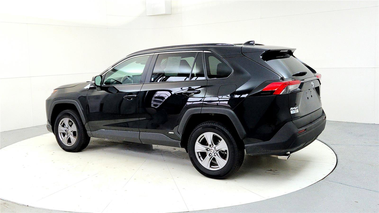 Certified 2025 Toyota RAV4 XLE image 4