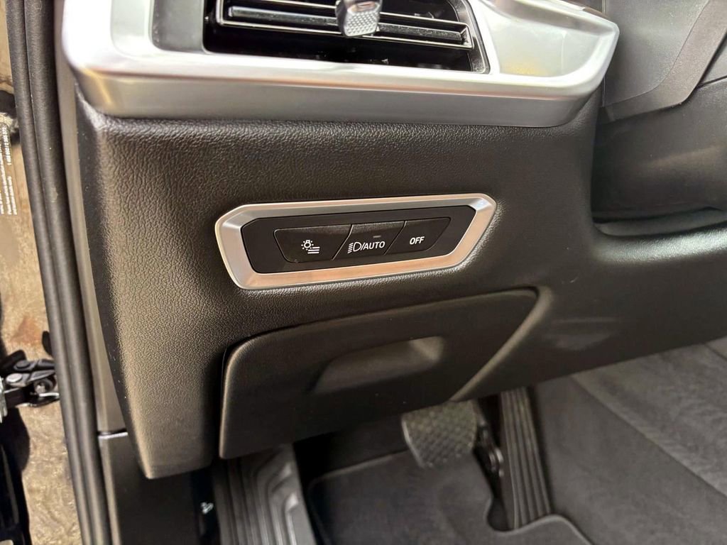 Certified 2025 BMW X7 xDrive40i image 14