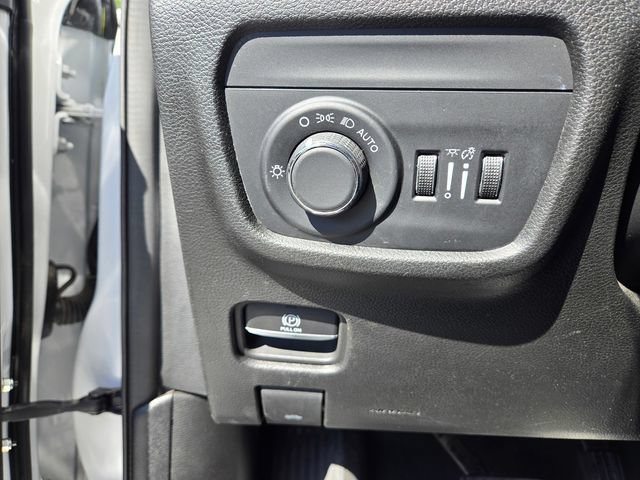 Used 2024 Jeep Grand Cherokee Altitude AWD/4WD image 26