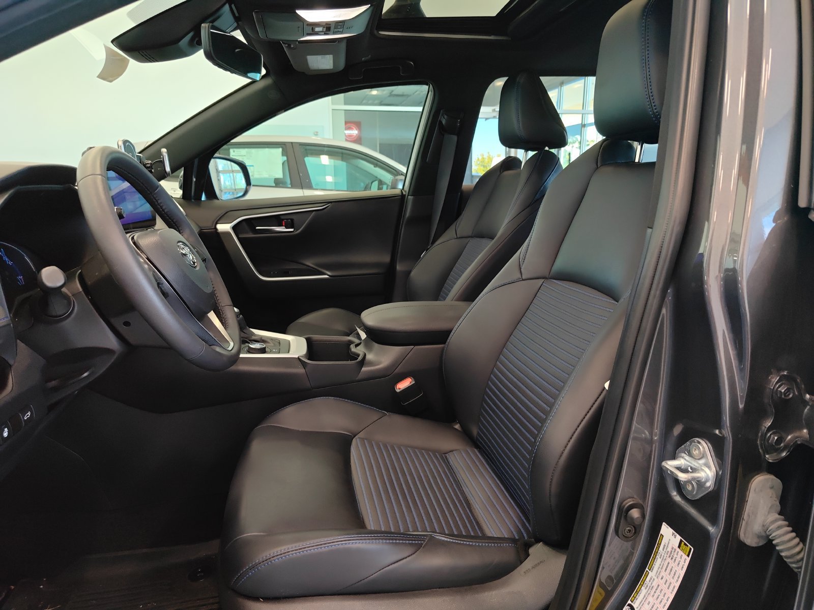 Used 2024 Toyota RAV4 XSE w/ Weather Package AWD/4WD image 9