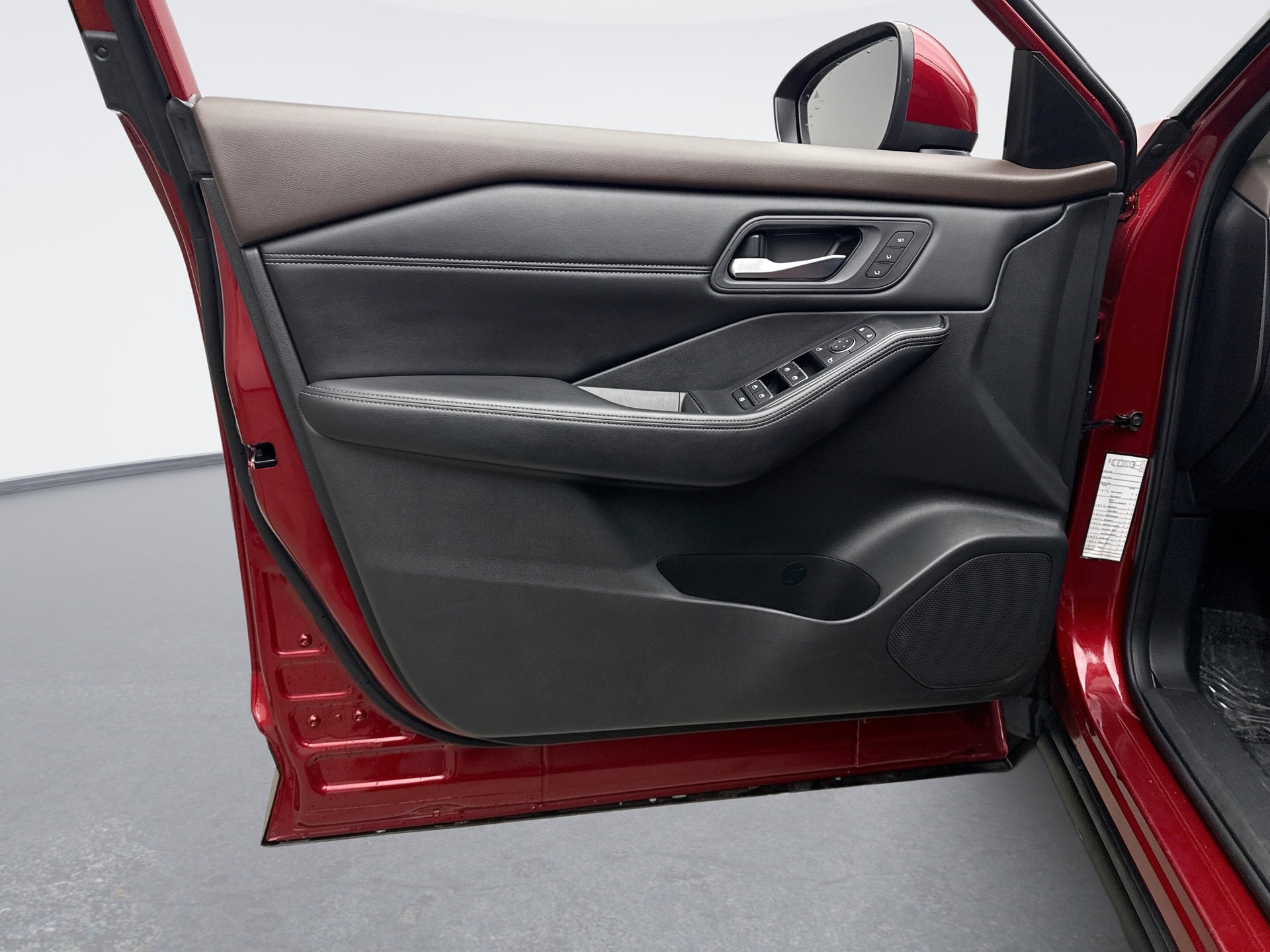 Used 2023 Nissan Rogue SL w/ SL Premium Package image 9