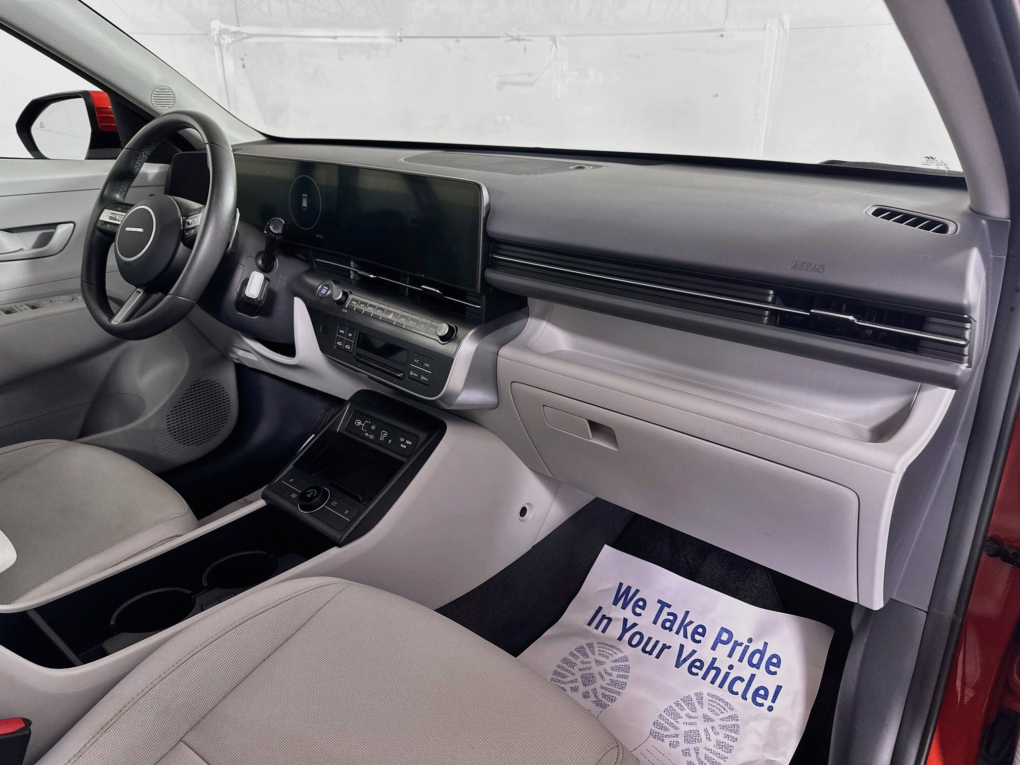 Certified 2024 Hyundai Kona SEL w/ Convenience Package AWD/4WD image 27