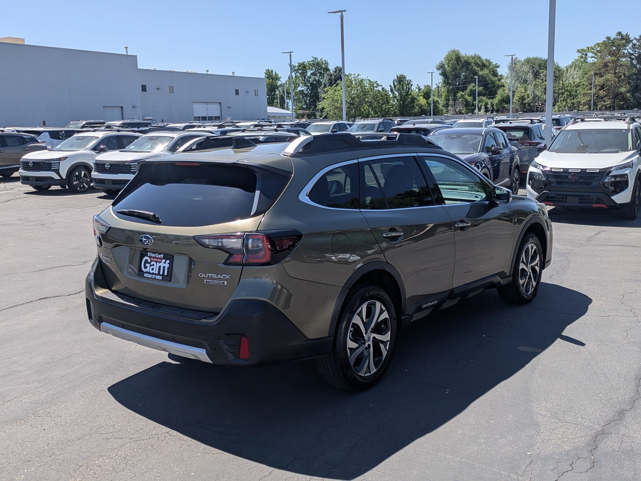 Used 2022 Subaru Outback Touring w/ Tech Package 2 AWD/4WD image 3