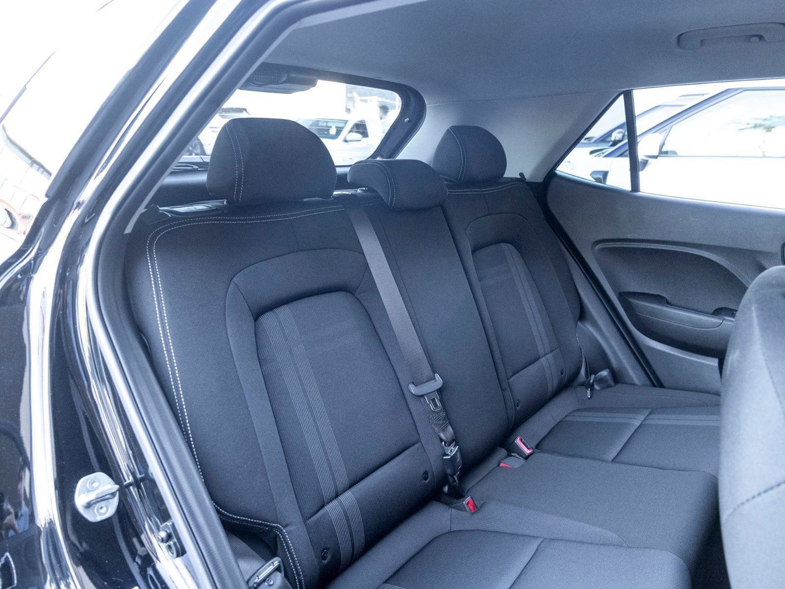 Used 2021 Hyundai Venue SEL w/ Cargo Package image 23