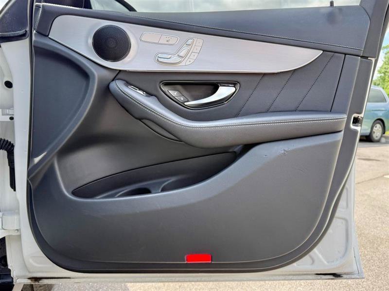 Used 2023 Mercedes-Benz GLC 300 4MATIC Coupe image 23