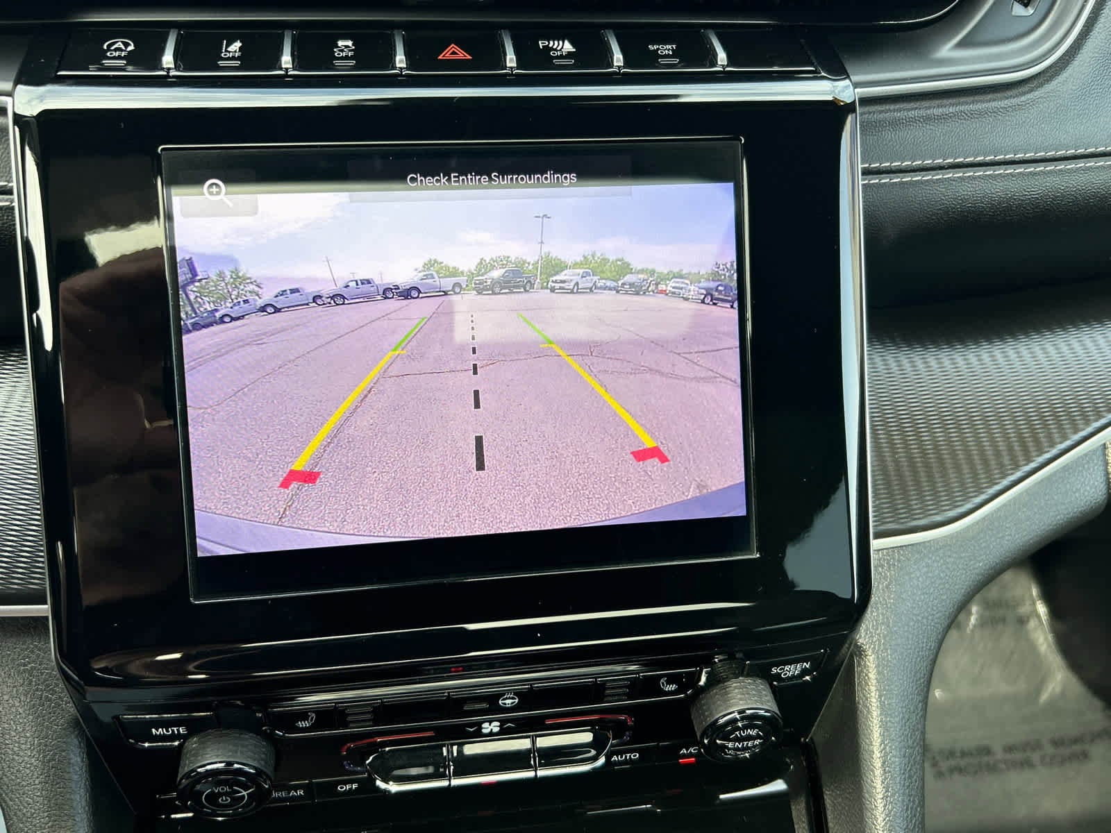 Used 2023 Jeep Grand Cherokee Altitude image 15