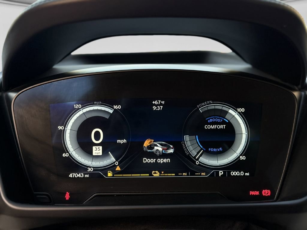 Used 2019 BMW i8 image 18