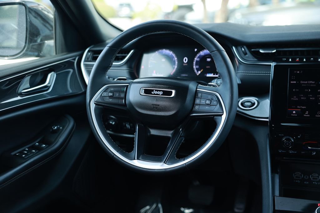 Used 2023 Jeep Grand Cherokee Altitude AWD/4WD image 25