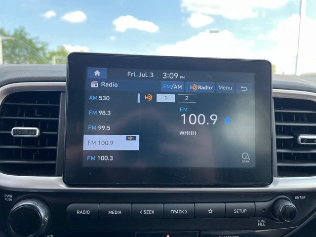 Used 2020 Hyundai Venue SEL w/ Convenience Package FWD image 17