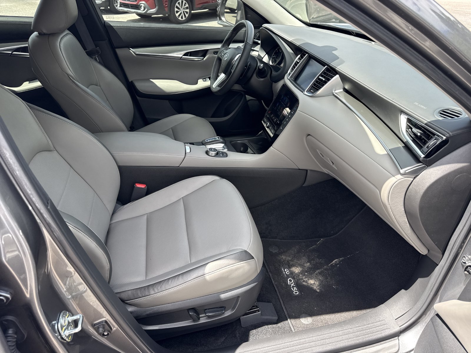 Used 2025 INFINITI QX50 Luxe AWD/4WD image 31