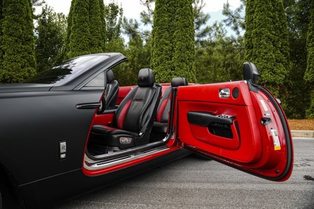 Used 2016 Rolls-Royce Dawn RWD image 26