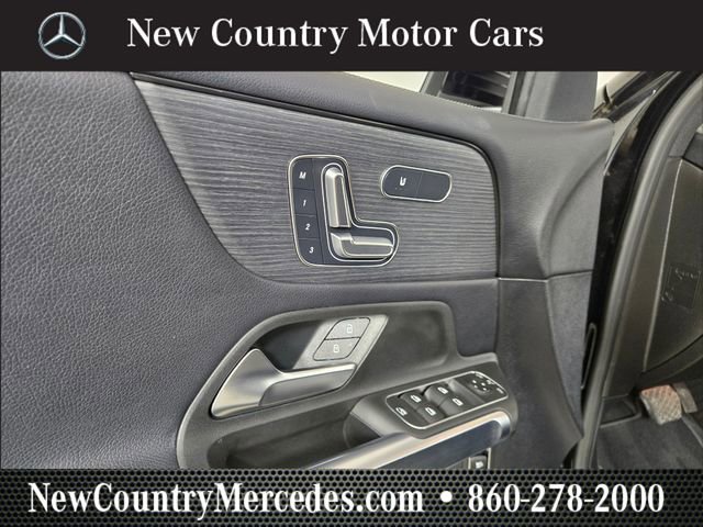Used 2021 Mercedes-Benz GLB 250 4MATIC image 22