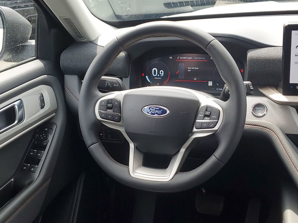 New 2026 Ford Explorer Active AWD/4WD image 26