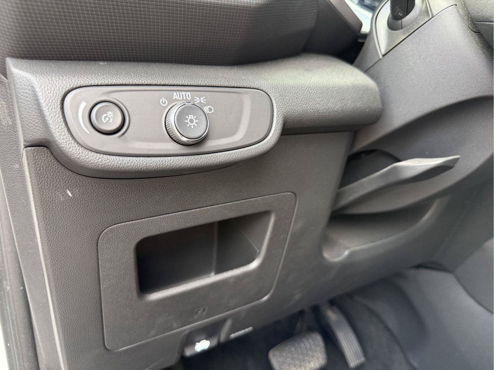 Used 2023 Chevrolet TrailBlazer LS FWD image 14
