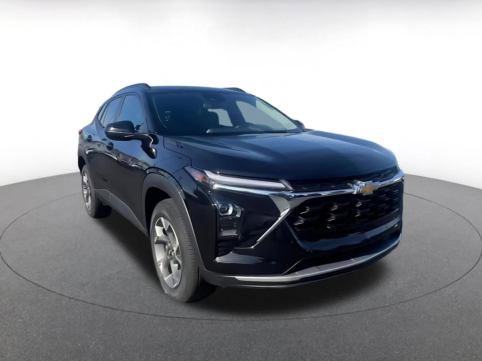 Used 2025 Chevrolet Trax LT image 3