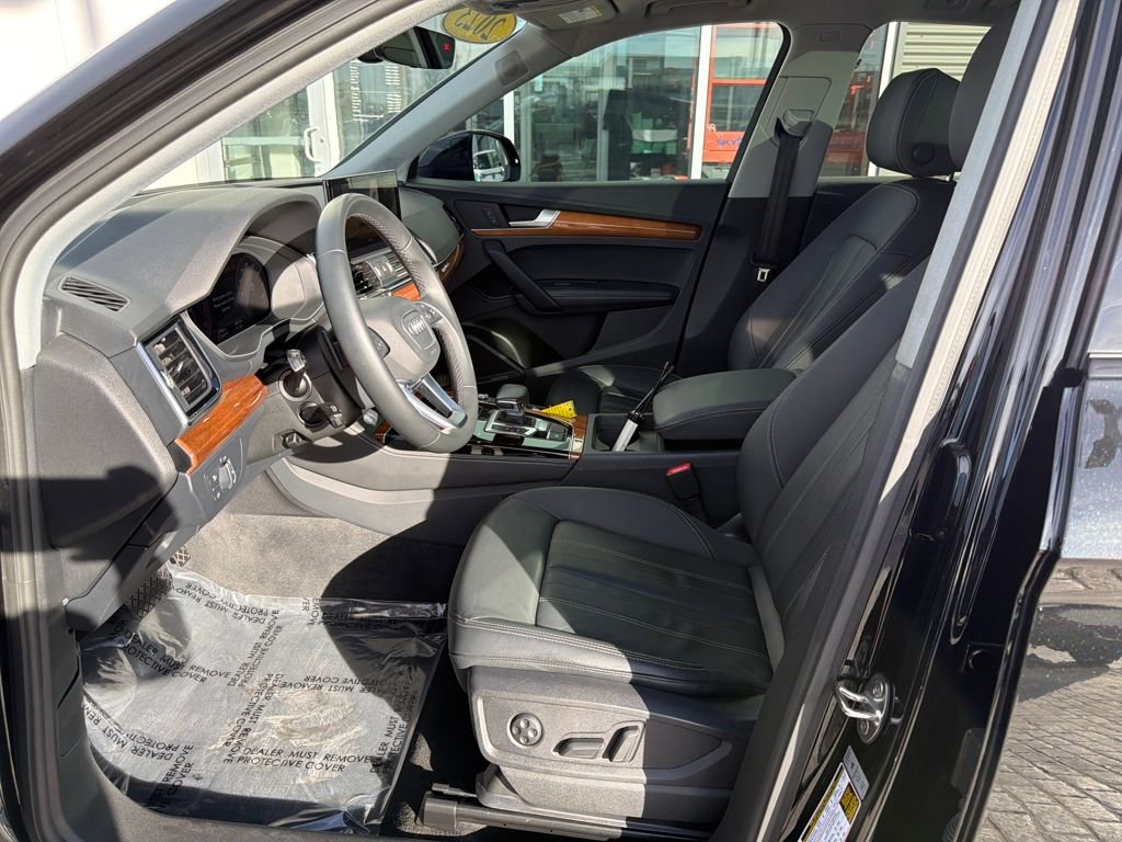 Used 2023 Audi Q5 2.0T Premium Plus w/ Premium Plus Package image 9