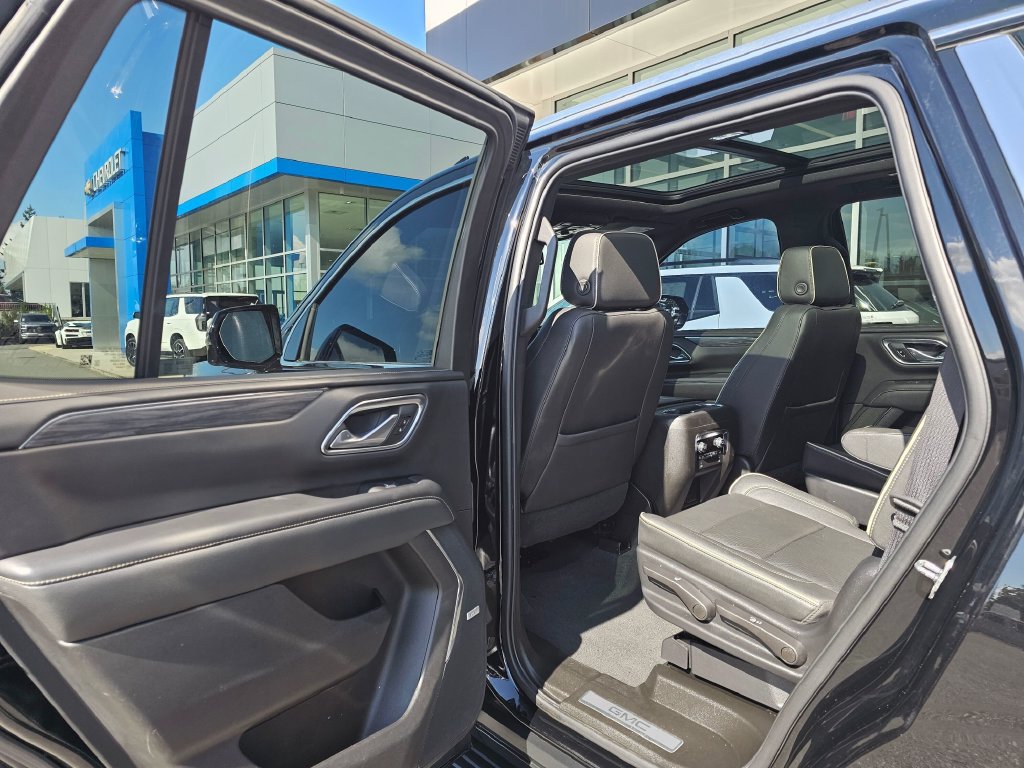Used 2022 GMC Yukon SLT w/ SLT Luxury Package AWD/4WD image 19