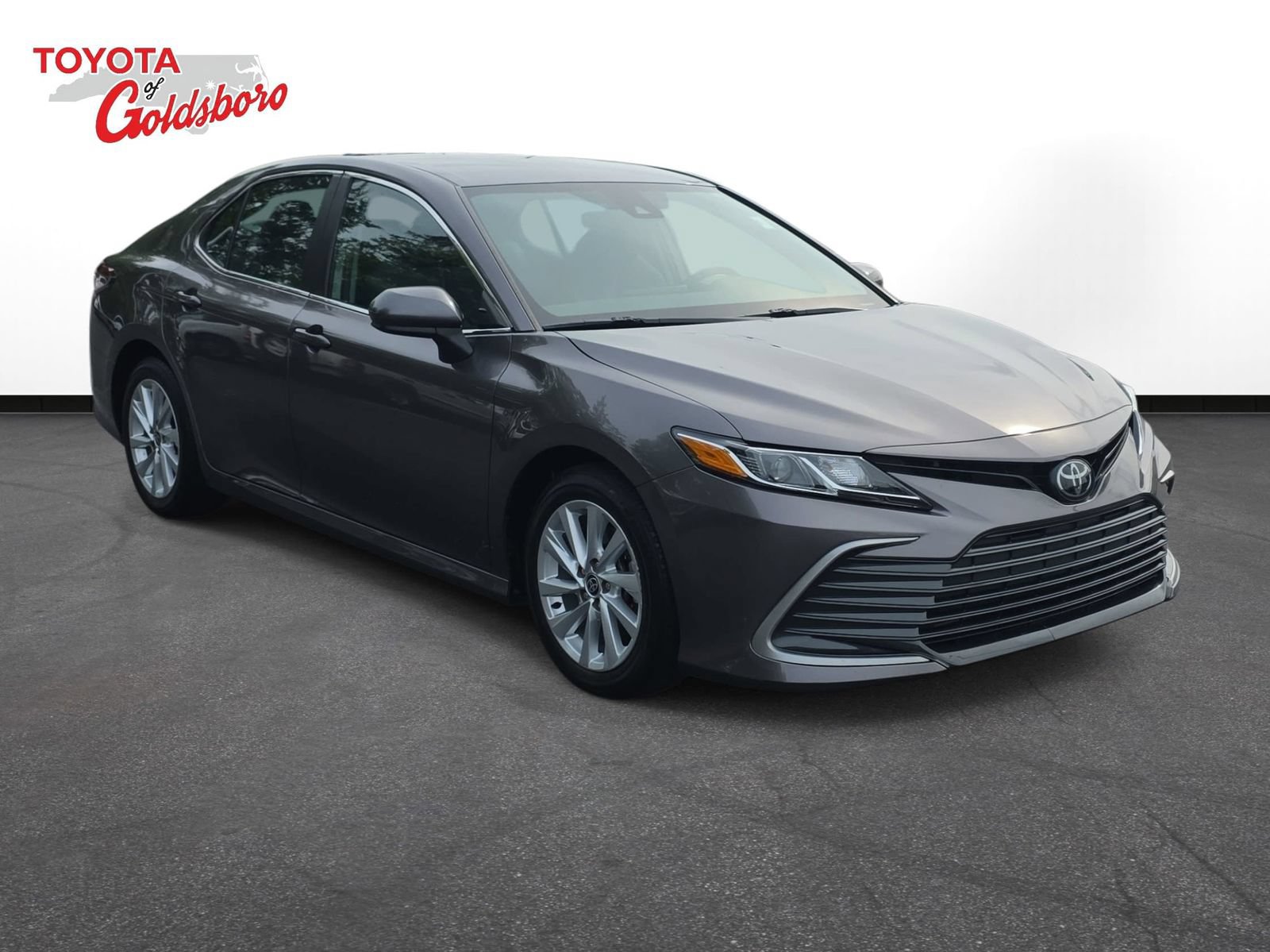 Used 2023 Toyota Camry LE FWD image 3