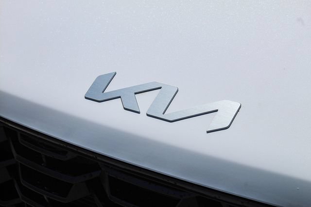 New 2024 Kia Sorento LX FWD image 6
