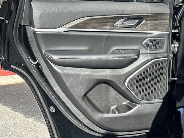 New 2026 Jeep Grand Cherokee Limited image 22