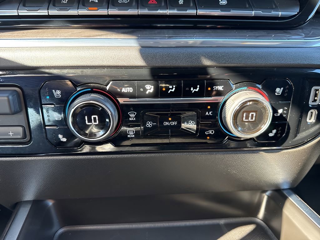 Used 2024 Chevrolet Silverado 2500 LTZ w/ LTZ Premium Package image 20