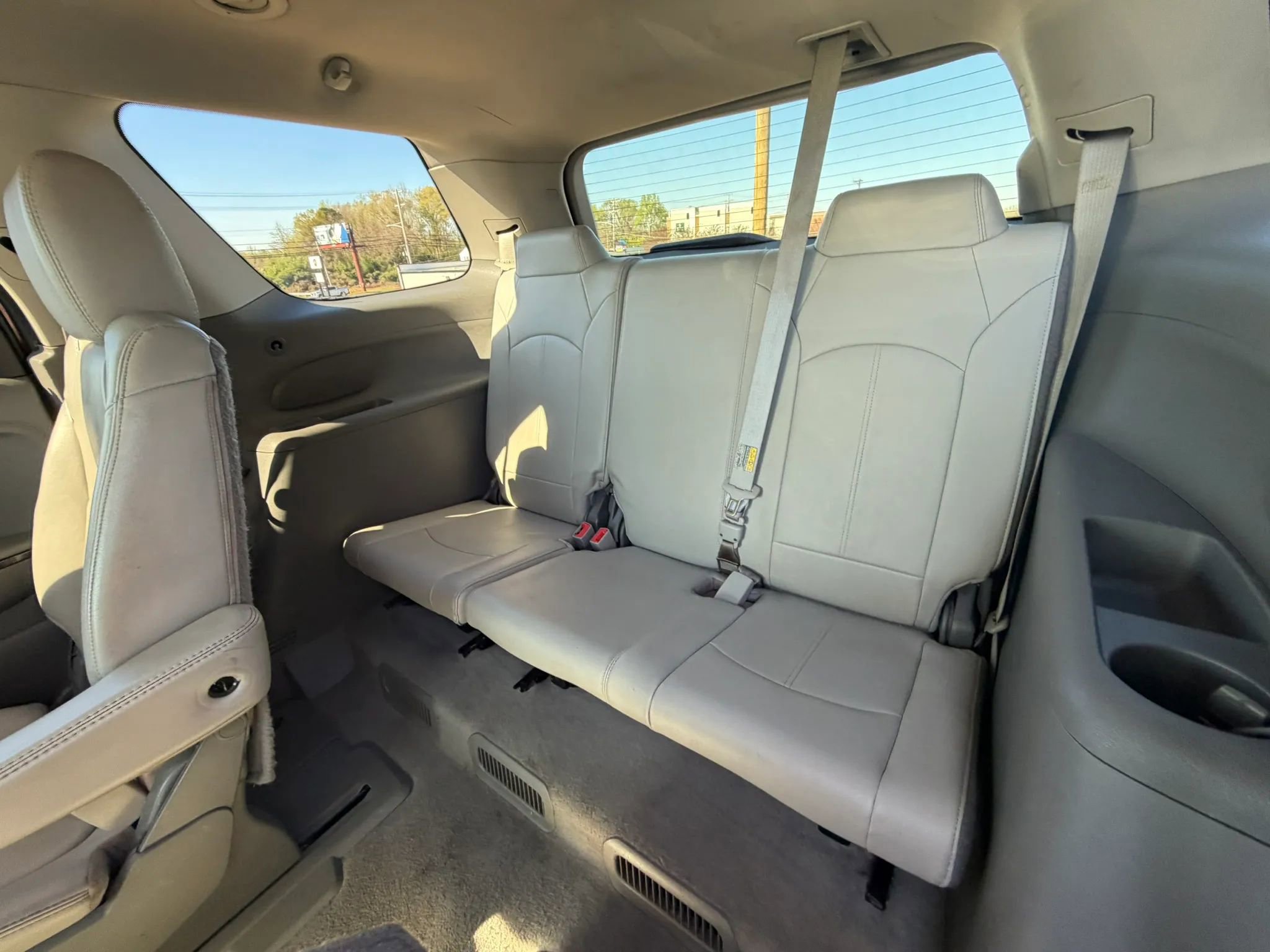 Used 2016 GMC Acadia SLT image 13