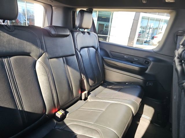 Used 2023 Jeep Wagoneer L Series II image 29