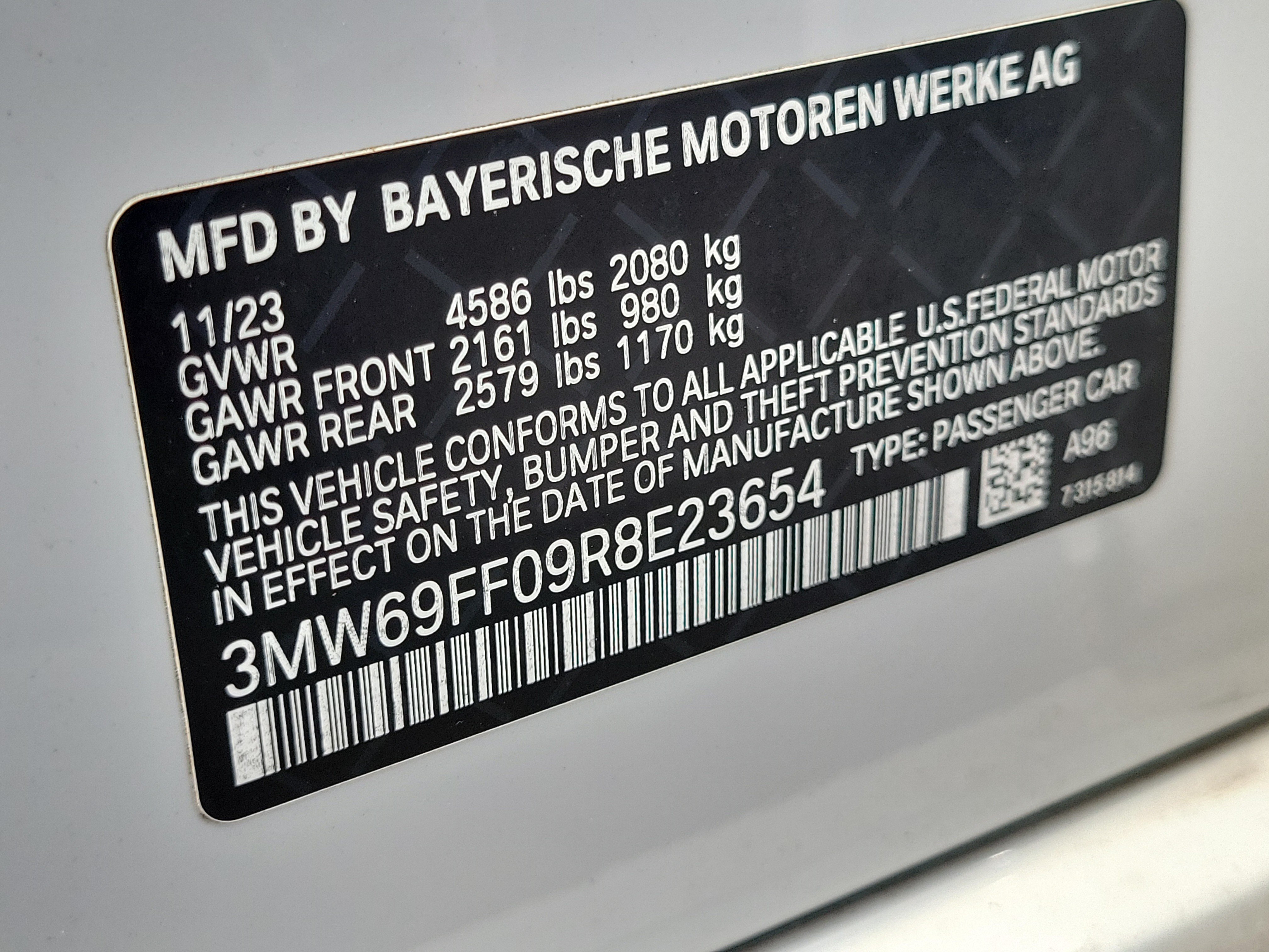 Used 2024 BMW 330i Sedan w/ M Sport Package RWD image 6