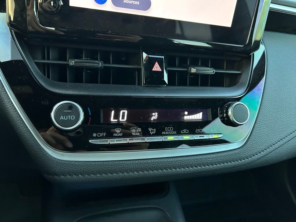 Used 2024 Toyota Corolla SE FWD image 25