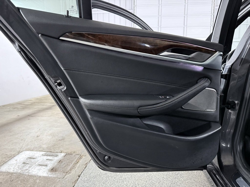 Used 2017 BMW 540i xDrive image 23