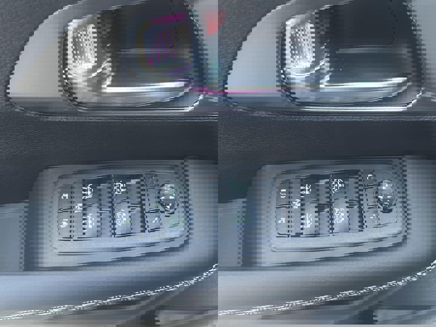 New 2026 Chrysler Voyager LX image 9