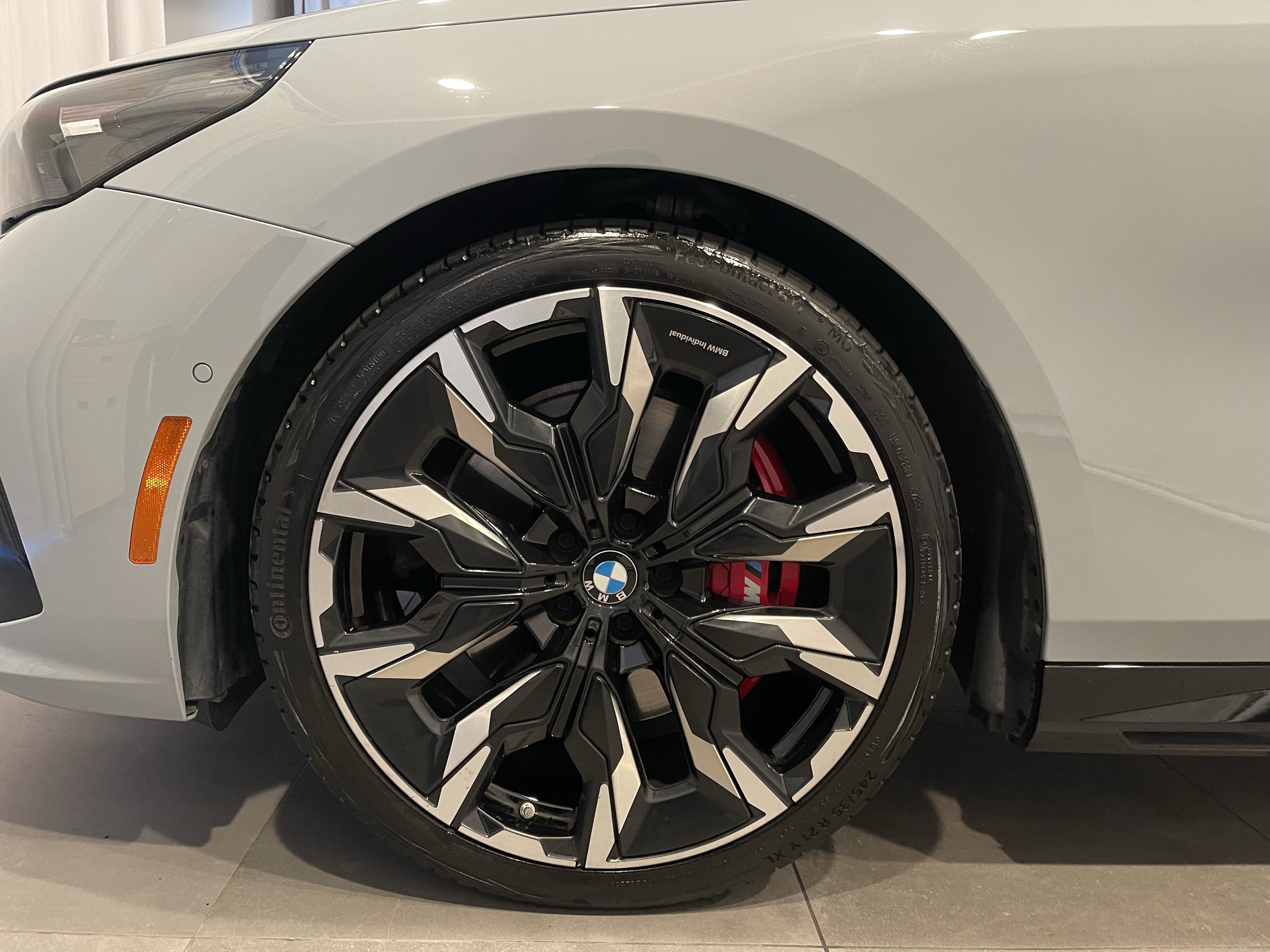 Certified 2024 BMW 540i xDrive w/ Premium Package AWD/4WD image 7