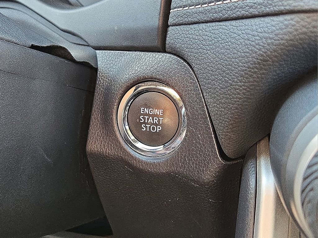 Used 2025 Toyota RAV4 XLE image 32