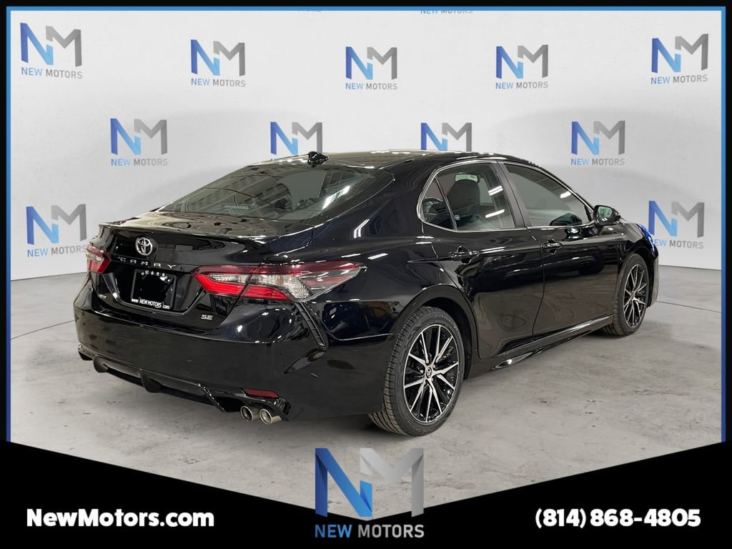 Used 2022 Toyota Camry SE w/ Cold Weather Package AWD/4WD image 5