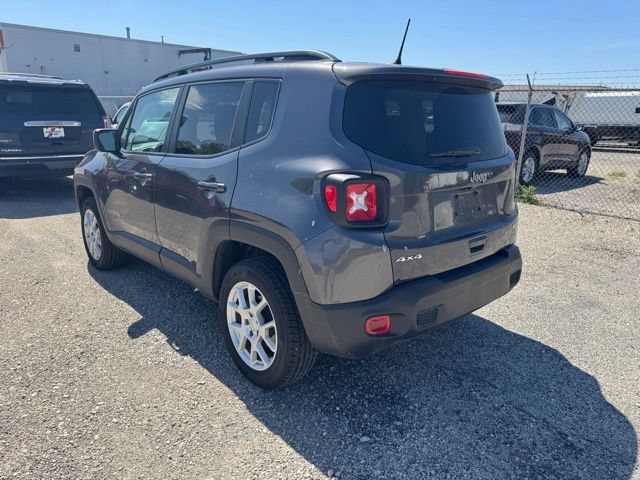 Used 2019 Jeep Renegade Latitude w/ Cold Weather Group AWD/4WD image 3