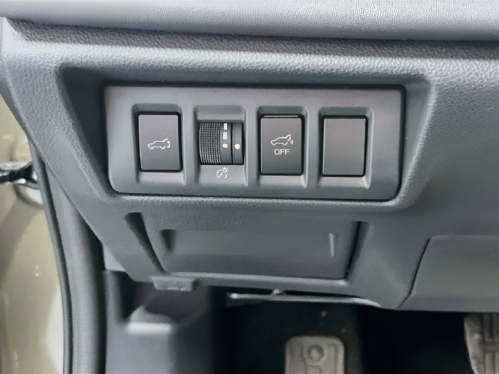Used 2025 Subaru Outback Limited AWD/4WD image 10